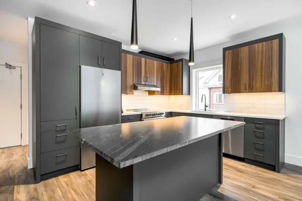 Blue Mountains, ON N0H 2P0,20 Alice ST E #4