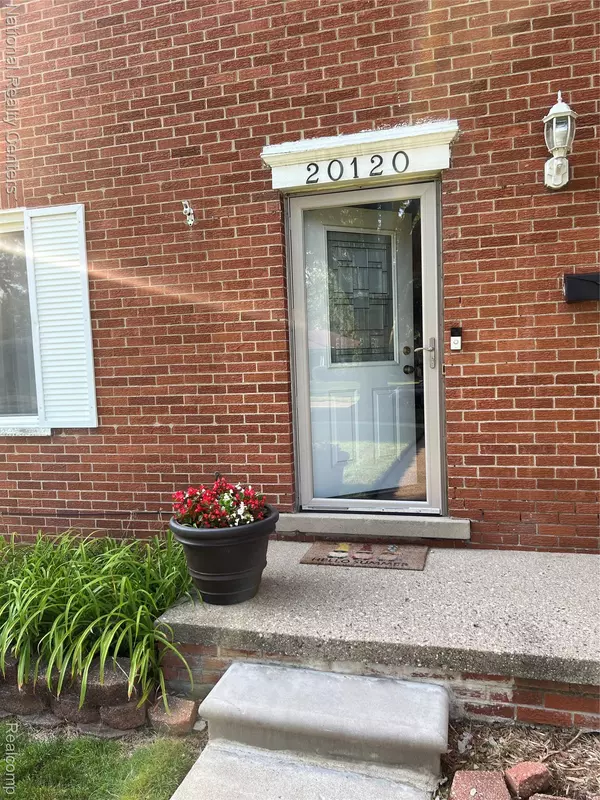 20120 N Covington Pkwy, Southfield, MI 48076