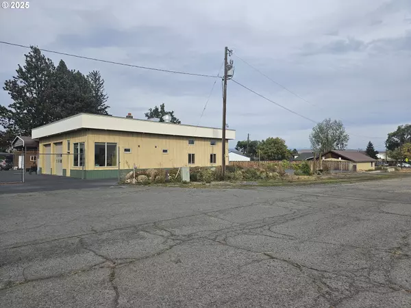 North Powder, OR 97867,995 3rd ST