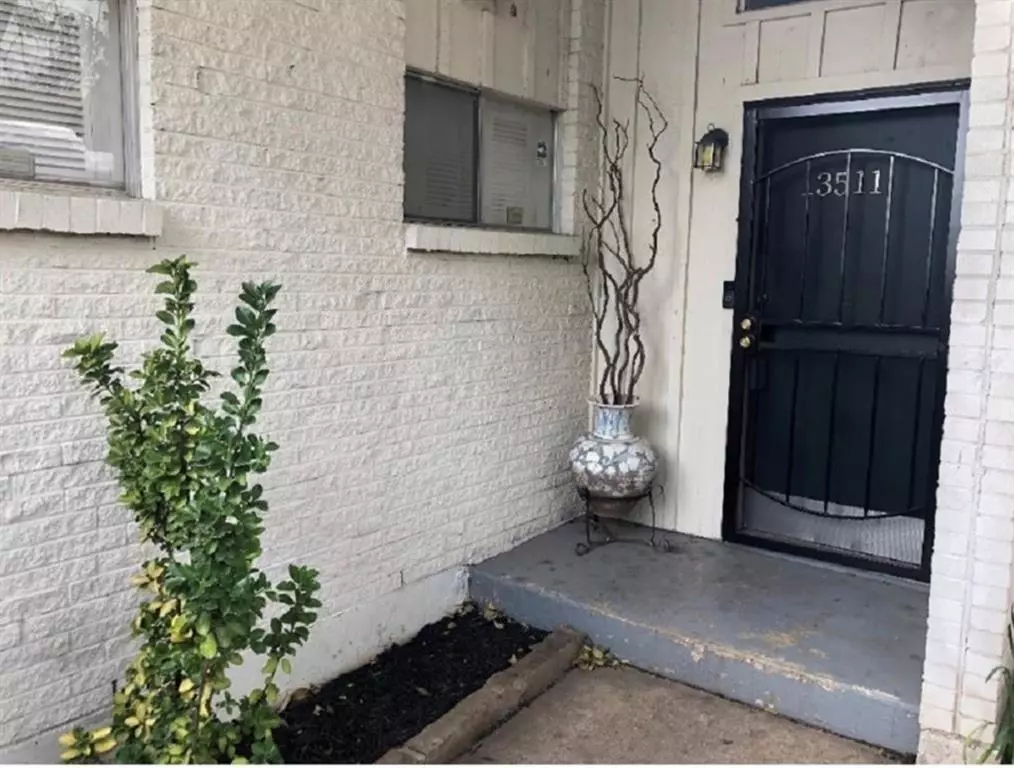 Dallas, TX 75240,13509 red fern Lane