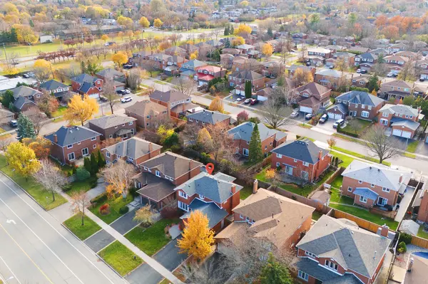 Oakville, ON L6H 3N2,2048 Sixth Line