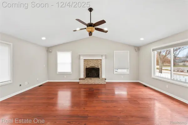 1300 Nightingale ST, Dearborn, MI 48128