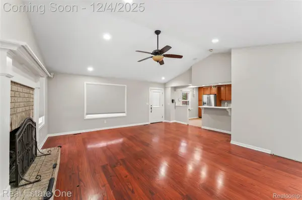 1300 Nightingale ST, Dearborn, MI 48128