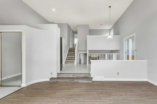 134 Laguna CIR NE, Calgary, AB T1Y 6W3