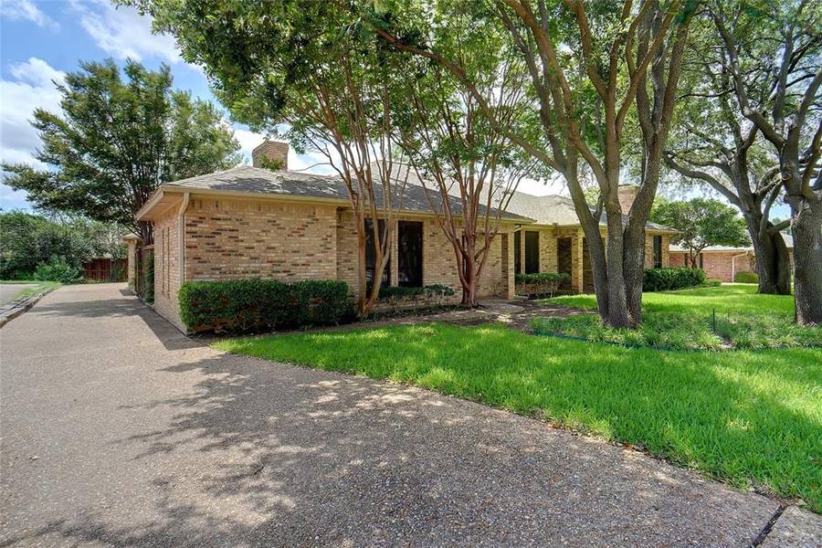 5717 Ridgerock Road, Fort Worth, TX 76132