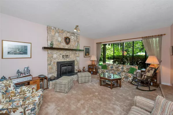 North Saanich, BC V8L 5G6,735 Cromarty Ave