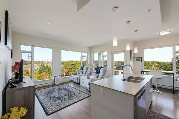 Saanich, BC V8Z 0E1,3815 Rowland Ave #407