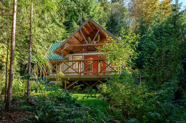 Sayward, BC V0P 1R0,584 Sabre Rd