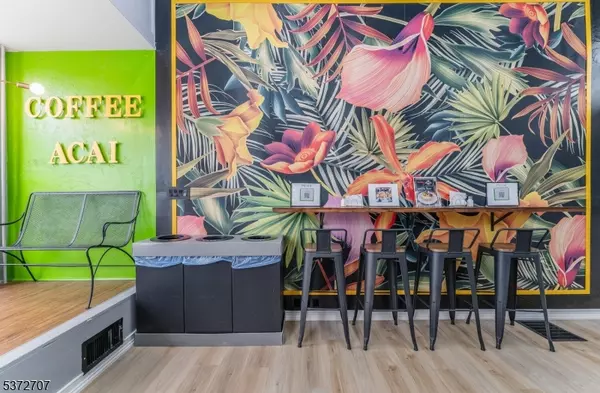 Raritan Boro, NJ 08869,2 E Somerset Street