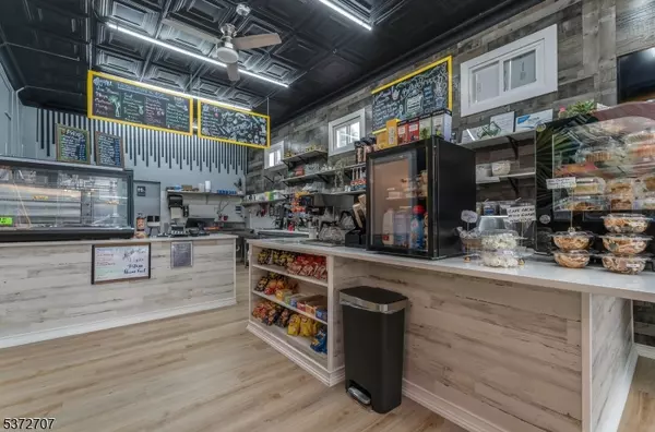 Raritan Boro, NJ 08869,2 E Somerset Street