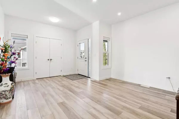 Airdrie, AB T4B 5K7,51 Midgrove DR SW