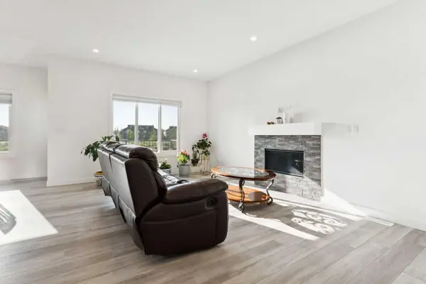 Airdrie, AB T4B 5K7,51 Midgrove DR SW