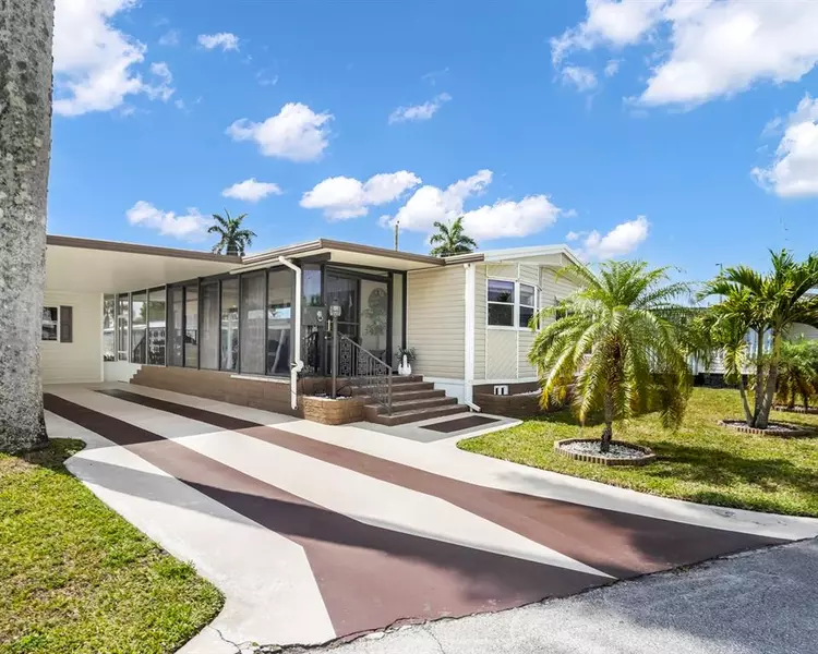 8560 SW 20th St, Davie, FL 33324