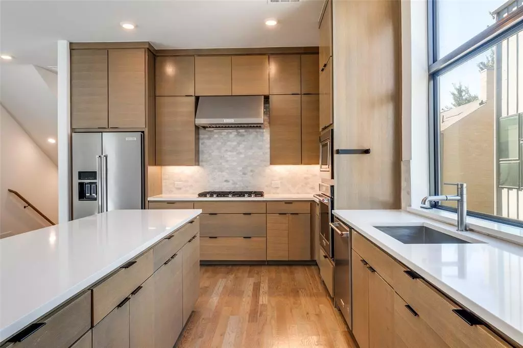 Dallas, TX 75214,1914 La Croix Place