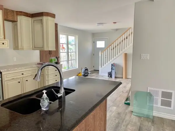 Barrie, ON P0A 1C0,256 Dunlop ST W #2