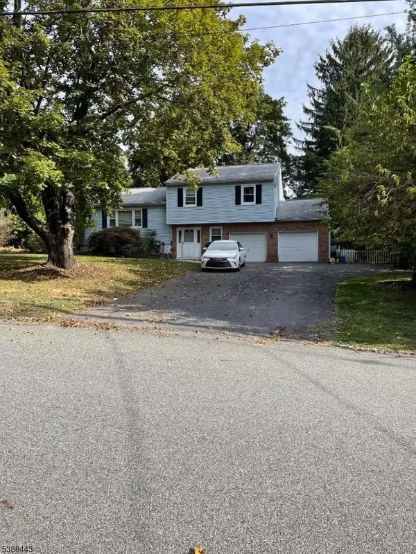 42 Slope Dr, Mansfield Twp., NJ 07840