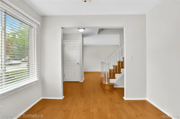 Troy, MI 48085,2584 Coral DR