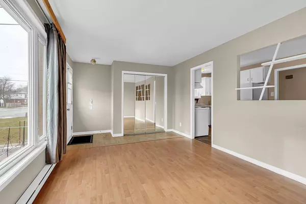 Cornwall, ON K6H 6A4,105 Balmoral AVE