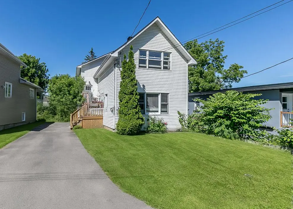 Midland, ON L4R 3H1,226 Queen ST