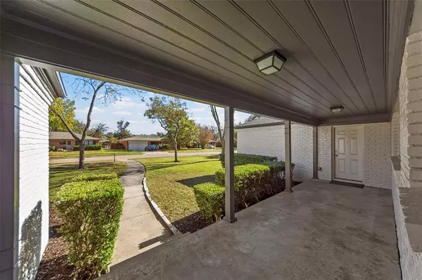 Richardson, TX 75081,210 Martha Manor