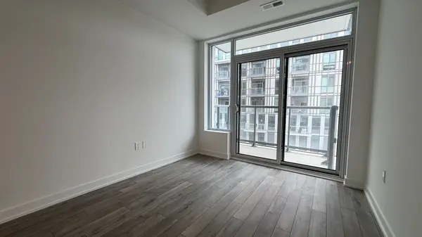 Oakville, ON L6H 8C7,1005 Dundas ST E #309