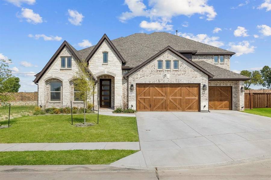 2219 Desmond Drive, Forney, TX 75126