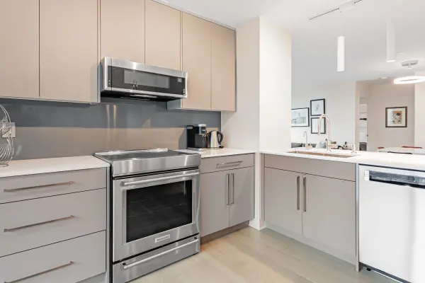 Toronto C01, ON M5T 1V2,96 St Patrick ST #1610