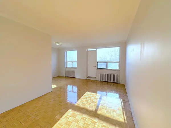 Toronto W04, ON M6B 2E8,437 Glen Park AVE #407