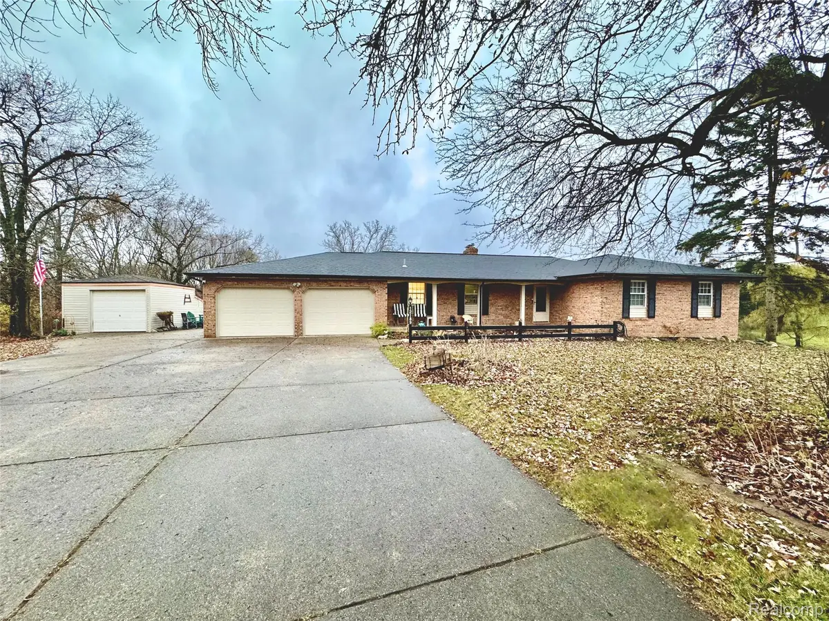 Fenton, MI 48430,12189 DENTONVIEW DR