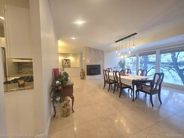 Waterford, MI 48329,3411 Wormer DR