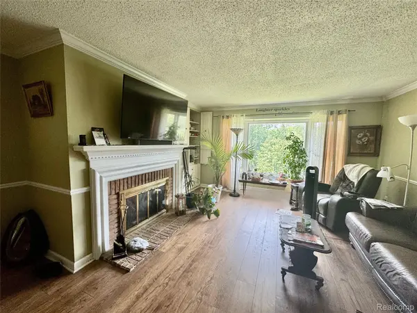 Fenton, MI 48430,12189 DENTONVIEW DR