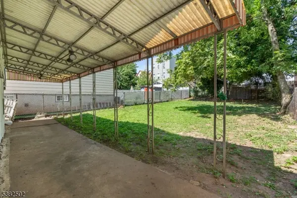 21 W 14Th St,  Bayonne City,  NJ 07002