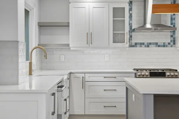 Cityview - Parkwoods Hills - Rideau Shore, ON K2E 6E8,33 Commanche DR