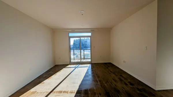 Guelph, ON N1K 0E3,1098 Paisley RD #307