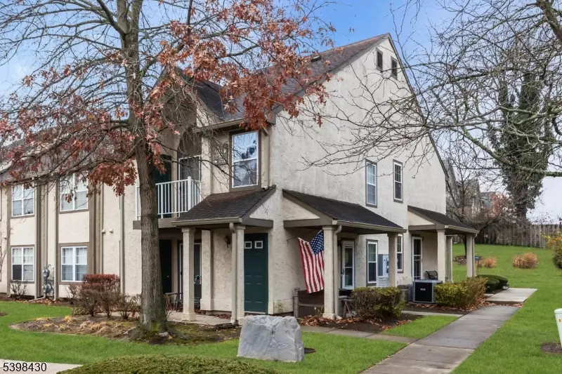 1703 Commons At Kingswood Dr, East Brunswick Twp., NJ 08816