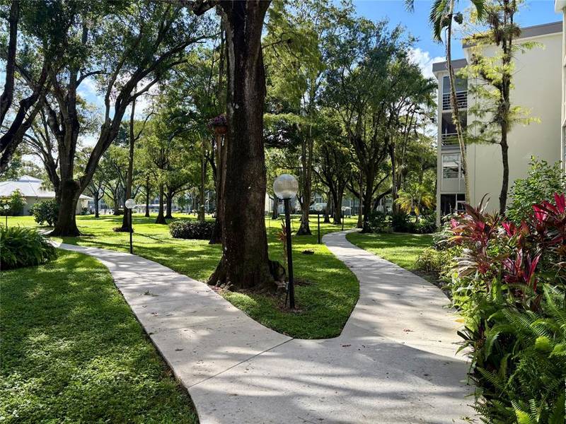 2998 NW 48th Ter #431, Lauderdale Lakes, FL 33313