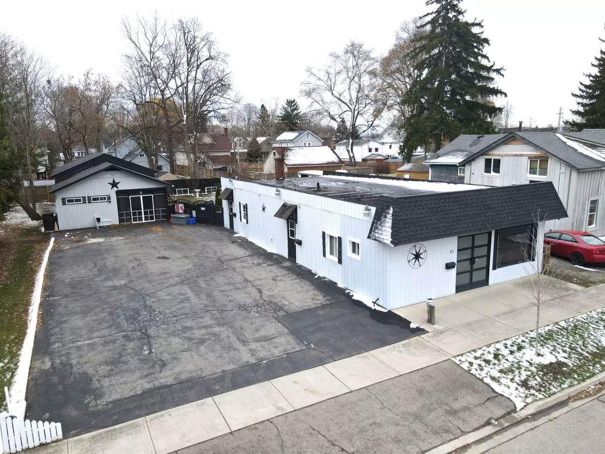 Fort Erie, ON L2A 1T7,61 Queen ST