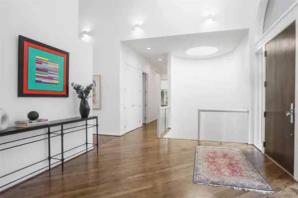 Bloomfield Hills, MI 48302,4766 Overton CV