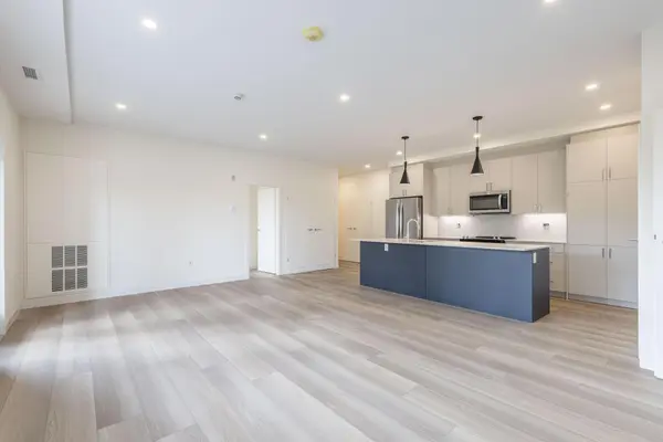 Welland, ON L3C 6P8,119 Lincoln ST #303