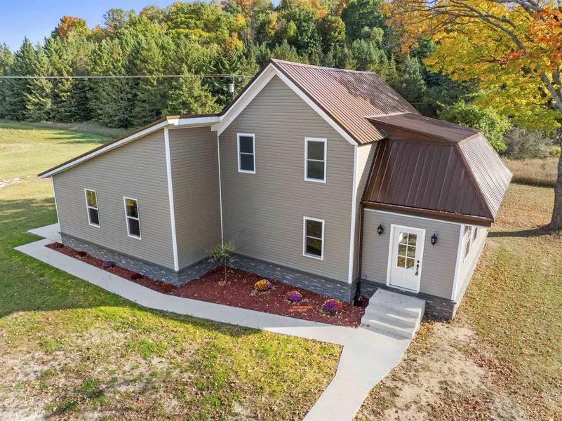 3490 N 47 RD, Manton, MI 49663