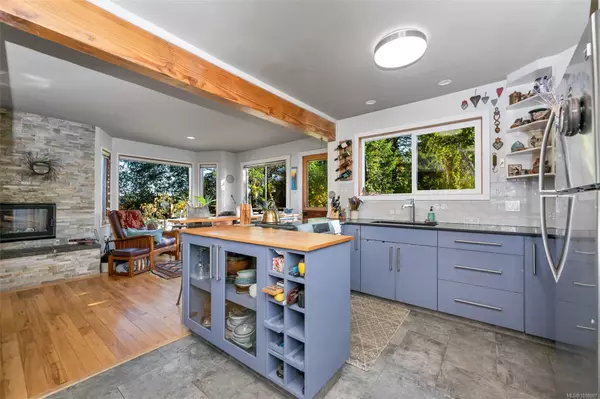 Salt Spring, BC V8K 1B1,277 Maliview Dr