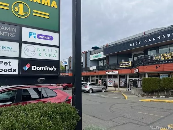 Comox, BC V9M 3M9,215 Port Augusta St #17