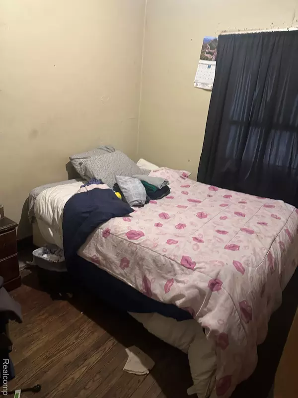 Detroit, MI 48204,8245 Carbondale ST