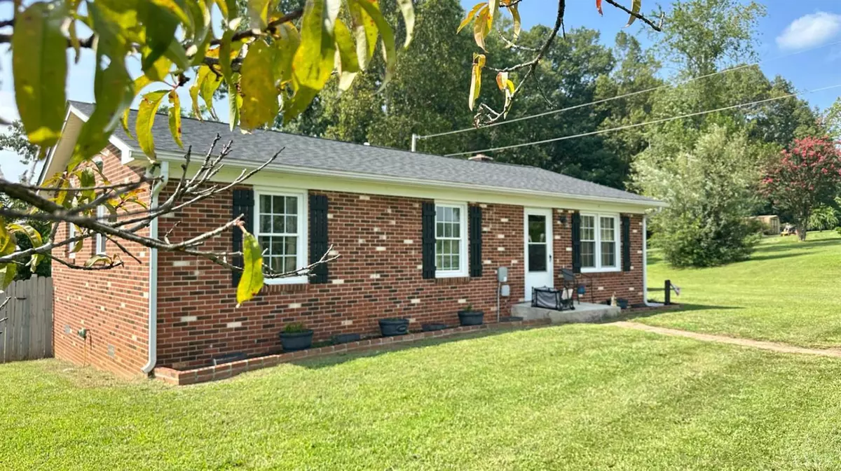 Huddleston, VA 24104,1281 Lone Oak Crossing