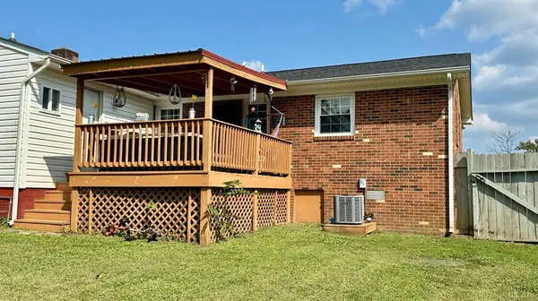 Huddleston, VA 24104,1281 Lone Oak Crossing