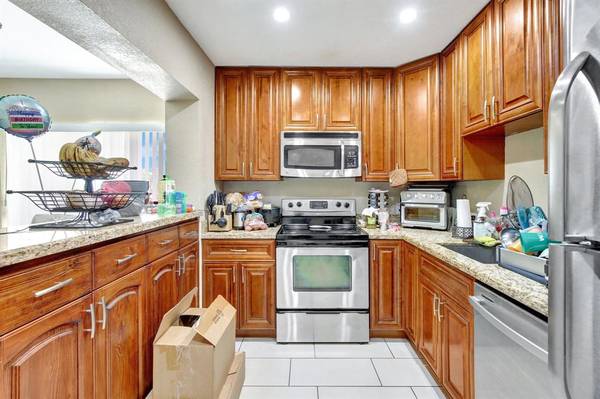 9725 NW 26th Ct #4, Sunrise, FL 33322