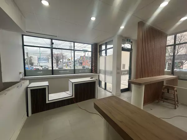 Hamilton, ON L8V 1A7,537 Concession ST