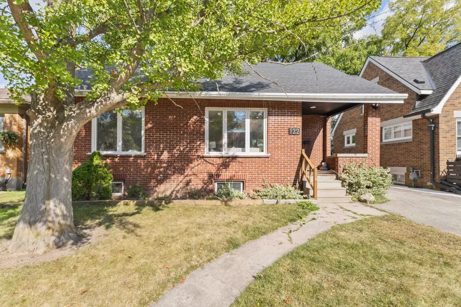 122 Windsor CRES, London South, ON N6C 1V8