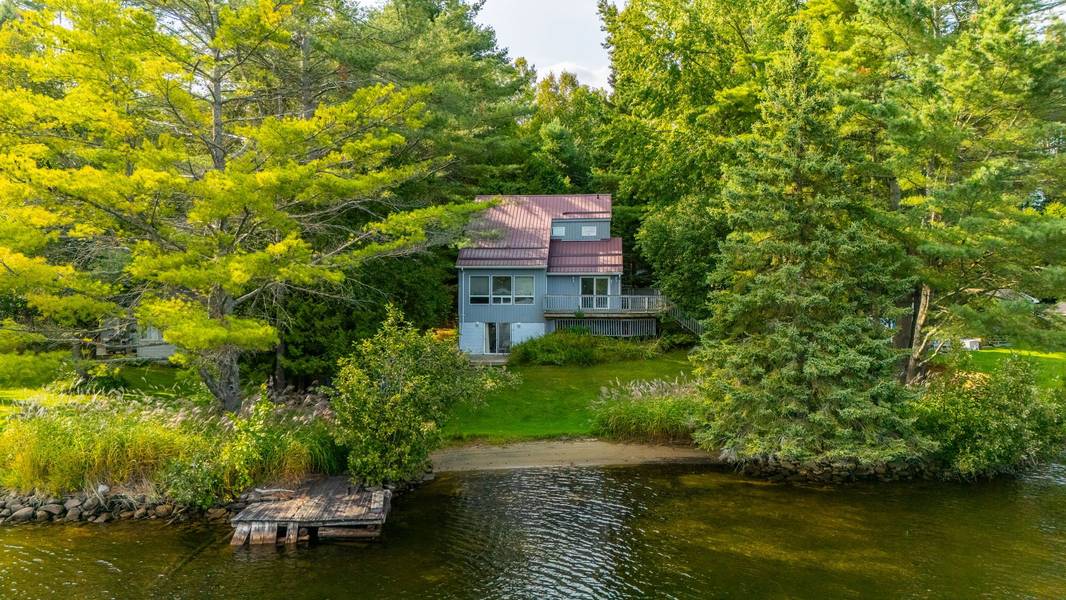 1080 Petticoat LN, Minden Hills, ON K0M 2K0