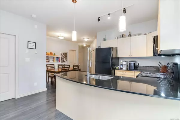 Langford, BC V9B 2X8,821 Goldstream Ave #201